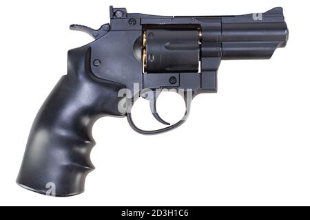 Revolver mit Munition im Zylinder verriegeln und laden Weißer Hintergrund Stockfoto