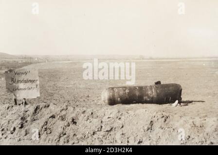 Eine Muschel, die während des Zweiten Weltkriegs nicht explodierte Stockfoto