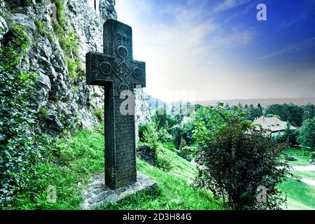 Überqueren Sie in der Nähe der Burg Bran in Siebenbürgen Rumänien Stockfoto