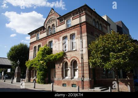 Alte Brauereigebäude am Brewery Square in Dorchester, Dorset in Großbritannien, aufgenommen am 20. Juli 2020 Stockfoto