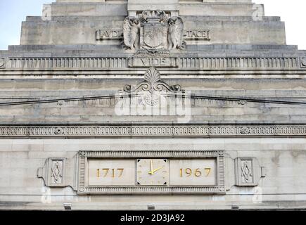 London, England, Großbritannien. Freimaurerhalle (Hauptquartier der Vereinigten Großloge von England und des Obersten Großkapitels der Königlichen Bogenfreimaurer von England. Toller Qu Stockfoto