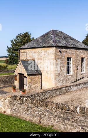 19. Jahrhundert (1837) Methodist Chapel (noch in Gebrauch in 2020) in der Cotswold Dorf Hawling, Gloucestershire UK Stockfoto