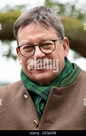 Waldeck, Deutschland. Okt. 2020. Manfred Bauer, Leiter der Nationalparkverwaltung, steht der Ankündigung der Erweiterung des Nationalparks Kellerwald-Edersee zur Verfügung. Der Nationalpark liegt im nordhessischen Stadtteil Waldeck-Frankenberg. Quelle: Swen Pförtner/dpa/Alamy Live News Stockfoto