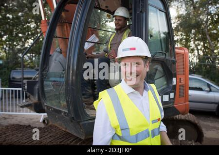 Arbeitsleiter Keir Starmer bei einem Besuch in Oaklands Housing Development, Southampton. Stockfoto