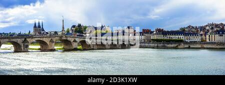 Reisen und Sehenswürdigkeiten von Frankreich. Mittelalterliche Stadt Blois, berühmte königliche Burg von Loire-Tal Stockfoto