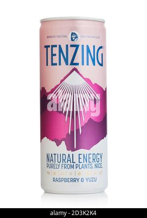 LONDON, UK - 09. SEPTEMBER 2020: AluminiumDose von Tenzing Natural Energy Drink mit Himbeere und Yuzu auf weißem Hintergrund. Stockfoto