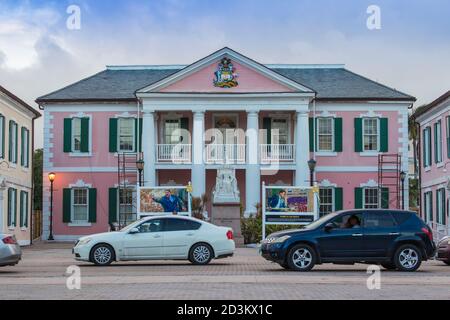 Karibik, Bahamas, Providence Island, Nassau, Parliment Square, Parliment House, Queen Victoria's Statue Stockfoto