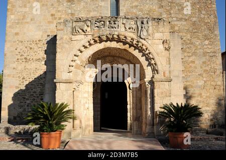 Vordertür, Heiligtum Santa Maria di Anglona, Tursi, Basilikata, Italien Stockfoto