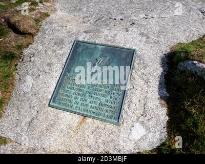 Das Denkmal für das 43. Wessex-Regiment auf dem Gipfel des Roughtor, Bodmin Moor, Cornwall. Stockfoto