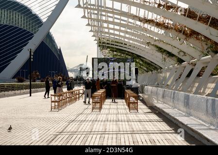 Valencia, Valencia, Spanien. Okt. 2020. Tribut an die Opfer von Covid-19 am Umbracle in der Stadt der Künste und Wissenschaften in Valencia am 8. Oktober 2020. Quelle: Xisco Navarro/ZUMA Wire/Alamy Live News Stockfoto