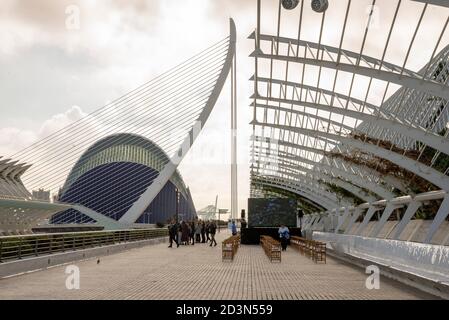 Valencia, Valencia, Spanien. Okt. 2020. Tribut an die Opfer von Covid-19 am Umbracle in der Stadt der Künste und Wissenschaften in Valencia am 8. Oktober 2020. Quelle: Xisco Navarro/ZUMA Wire/Alamy Live News Stockfoto