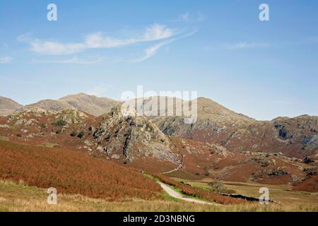 Ein Blick auf die Glocke und unter Beck Fells die Alter Mann von Coniston aus der Nähe von Torver High Common Coniston Lake District National Park Cumbria England Stockfoto