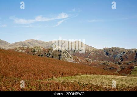 Ein Blick auf die Glocke und unter Beck Fells die Alter Mann von Coniston aus der Nähe von Torver High Common Coniston Lake District National Park Cumbria England Stockfoto