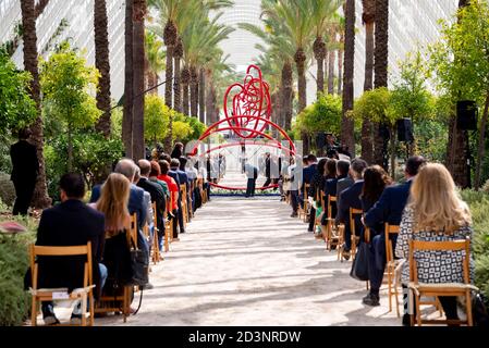 Valencia, Valencia, Spanien. Okt. 2020. Moment während der Hommage an die Opfer von Covid-19 am Umbracle in der Stadt der Künste und Wissenschaften in Valencia am 8. Oktober 2020. Quelle: Xisco Navarro/ZUMA Wire/Alamy Live News Stockfoto