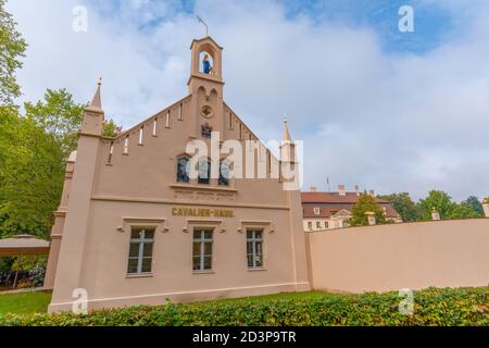 Cavalier-Haus oder Cavalier-Haus heute ein Restaurant, Fürst Pückler Landschaftspark und Schloss Branitz, Cottbus, Brandenburg, Ostdeutschland, Europa Stockfoto