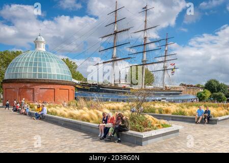 An einem Tag mit sonnigen Abständen und einer leichten Brise ist das Cutty Sark Museum in Greenwich ungewöhnlich ruhig, da Besucher in der ganzen Hauptstadt ar zu finden sind Stockfoto