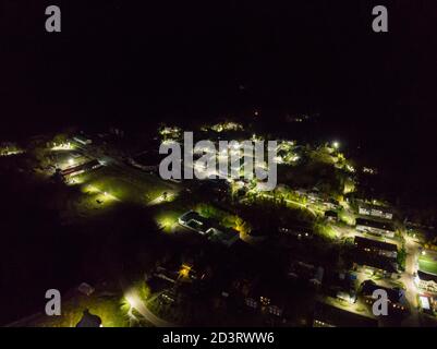 September 2020 - Solowki. Blick auf das Dorf Solovetsky bei Nacht. Russland, Archangelsk Region Stockfoto