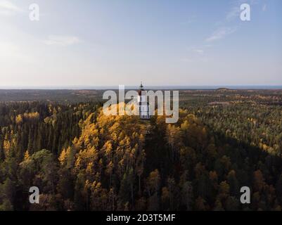 September 2020 - Solowki. Kirche-Leuchtturm auf dem Gipfel des Mount Sekirnaya. Russland, Archangelsk Region Stockfoto