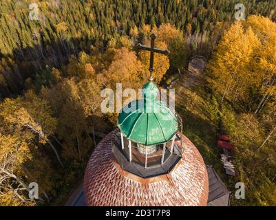 September 2020 - Solowki. Kirche-Leuchtturm auf dem Gipfel des Mount Sekirnaya. Russland, Archangelsk Region Stockfoto