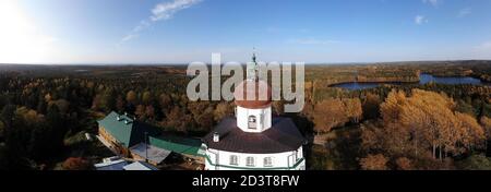 September 2020 - Solowki. Kirche-Leuchtturm auf dem Gipfel des Mount Sekirnaya. Russland, Archangelsk Region Stockfoto