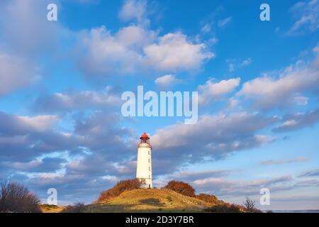 Weißer Leuchtturm Dornbusch an der Ostsee, Insel Hiddensee in Deutschland Stockfoto