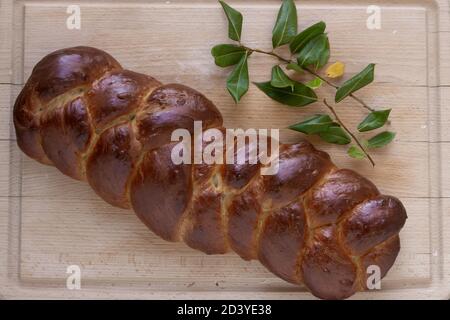 Frisch gebackenes Hefezopf Deutsches Süßbrot, Gemütlichkeit zu Hause Stockfoto