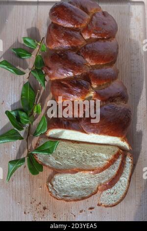 Frisch gebackenes Hefezopf Deutsches Süßbrot, Gemütlichkeit zu Hause Stockfoto