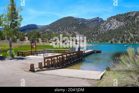 WHITE PINE COUNTY, NEVADA, USA - Jun 28, 2018: Die Bootsanlegestelle im Cave Lake State Park von Nevada bietet Besuchern eine einfache Möglichkeit, keine zu starten Stockfoto