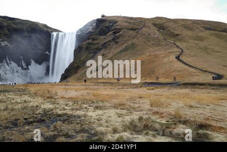 SKOGA, ISLAND - Dec 10, 2018: Die Landschaft um Island ist ein beliebtes Ziel bei Besuchern und Touristen im Süden Islands. Stockfoto