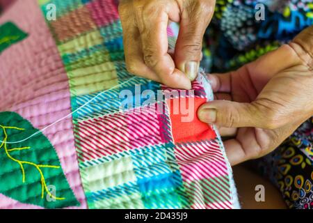 Quiltherstellung in Caohagan Island vor Cebu in den Phlippines Stockfoto