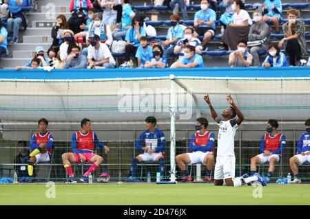 Michael Olunga (14) von Kashiwa Reysol während des J1-Fußballmatches der J.League zwischen Yokohama FC und Kashiwa Reysol im NHK Spring Mitsuzawa Football Stadium am 3. Oktober 2020 in Yokohama, Kanagawa, Japan. Quelle: Kenzaburo Matsuoka/AFLO/Alamy Live News Stockfoto