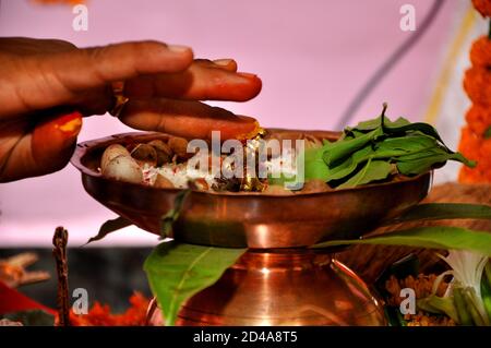 Den Hindu-Gott Lord Krishna loben Stockfoto