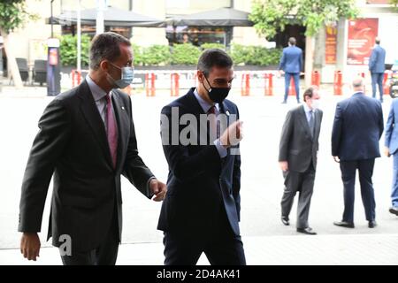 Barcelona, Spanien. Oktober 2020. König Felipe VI mit dem Präsidenten der Regierung Pedro Sanchez Barcelona New Economy Week in Barcelona 09. Oktober 2020 Quelle: CORDON PRESS/Alamy Live News Stockfoto