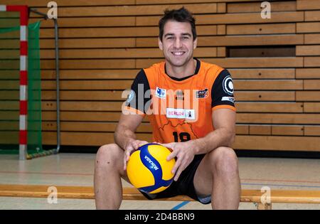 Berlin, Deutschland. September 2020. Volleyball: Mediaday BR Volleys, Horst-Korber Sportzentrum. Spieler Pierre Pujol von BR Volleys im neuen Trikot der Saison 2020/21. Quelle: Andreas Gora/dpa/Alamy Live News Stockfoto