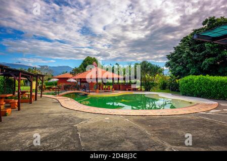 Das Hotel Rancho Leon liegt in der Nähe des Manuel Antonio Nationalparks Costa Rica Stockfoto