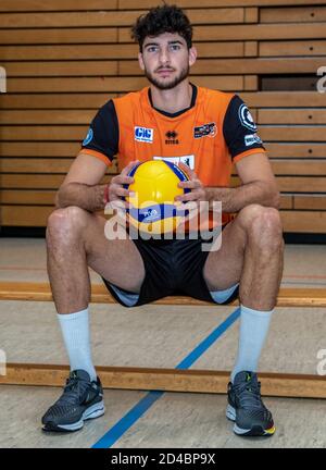 Berlin, Deutschland. September 2020. Volleyball: Mediaday BR Volleys, Horst-Korber Sportzentrum. Spieler Timothee Carle von BR Volleys im neuen Trikot der Saison 2020/21. Quelle: Andreas Gora/dpa/Alamy Live News Stockfoto