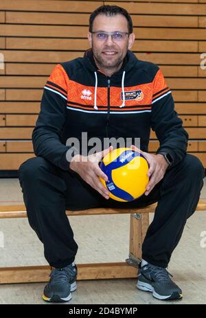 Berlin, Deutschland. September 2020. Volleyball: Mediaday BR Volleys, Horst-Korber Sportzentrum. Coach Cedric Enard von BR Volleys im neuen Trikot der Saison 2020/21. Quelle: Andreas Gora/dpa/Alamy Live News Stockfoto