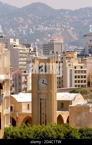 Blick auf den Uhrturm in der Innenstadt von Beirut. Stockfoto