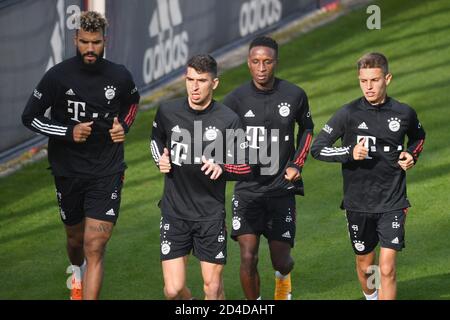 Die Neulinge von links: Eric Maxim Choupo-Moting (FC Bayern München), Marc ROCA (FC Bayern München), Bouna Sarr (FC Bayern München), Tiago DANTAS (FC Bayern München), FC Bayern München. Training in der Saebener Straße. Fußball 1. Bundesliga, Saison 2020/2021 am 9. Oktober 2020. Weltweite Nutzung Stockfoto