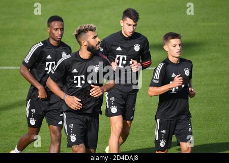 Von links: Bouna Sarr (FC Bayern München), Eric Maxim Choupo-Moting (FC Bayern München), Marc ROCA (FC Bayern München), Tiago DANTAS (FC Bayern München). FC Bayern München. Training in der Saebener Straße. Fußball 1. Bundesliga, Saison 2020/2021 am 9. Oktober 2020. Weltweite Nutzung Stockfoto