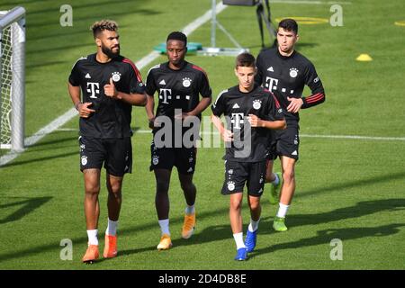 Von links: Eric Maxim Choupo-Moting (FC Bayern München), Bouna Sarr (FC Bayern München), Tiago DANTAS (FC Bayern München), Marc ROCA (FC Bayern München). FC Bayern München. Training in der Saebener Straße. Fußball 1. Bundesliga, Saison 2020/2021 am 9. Oktober 2020. Weltweite Nutzung Stockfoto