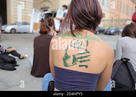 Turin, Italien. Oktober 2020. Aktivisten von Fridays for Future streiken, um die Politik zu bitten, die Klimakrise zu erklären. Quelle: MLBARIONA/Alamy Live News Stockfoto