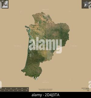 Nouvelle-Aquitaine, Region Frankreich. Sentinel-2 Satellitenbilder. Form isoliert auf durchgehenden Hintergrund mit informativen Überlagerungen. 3D-Rendering Stockfoto