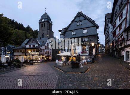 Marktplatz in der historischen Altstadt von Monschau Stockfoto