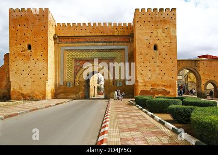 Altes Stadttor Bab el-Khamisin Meknes, Marokko Stockfoto