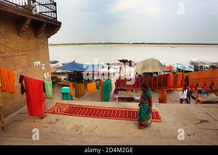 Schal Basar in Varanasi Indien Stockfoto