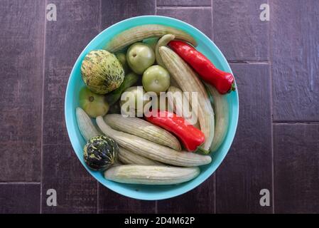 Die Zutaten in einer traditionellen Trukish Gurke verwendet. Stockfoto