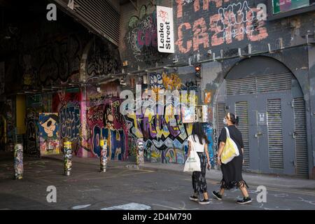 Graffiti entlang Leake Street am 14. September 2020 auf der South Bank im Vereinigten Königreich. Foto von Sam Mellish Stockfoto