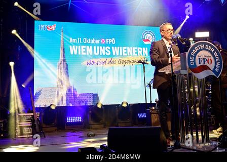 Wien, Österreich. Oktober 2020. Endwahlkampf der FPÖ (Freiheitliche Partei Österreich) für die Bürgermeisterwahlen am 11. Oktober 2020. Das Bild zeigt den geschäftsführenden Vorsitzenden des FPÖ, Herbert Kickl. Stockfoto