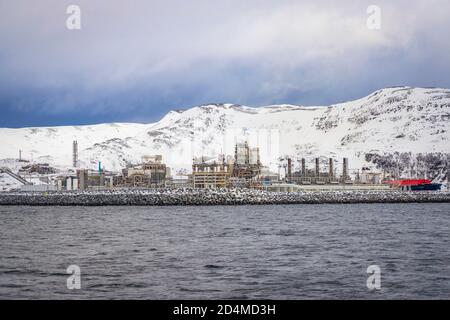 Moderne Fabrik zur Verflüssigung von Gas auf Melkøya bei Hammerfest In Nordnorwegen Stockfoto